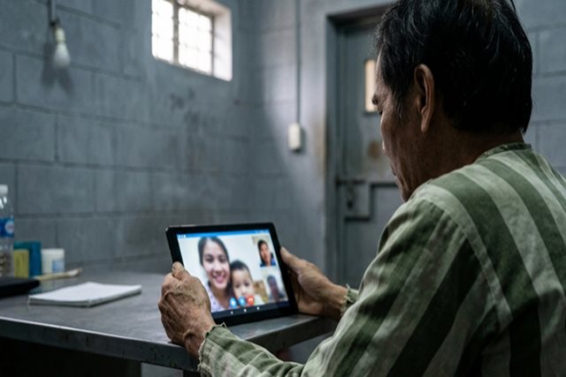Từ 1/7, phạm nhân được gọi video call về nhà mỗi tháng 10 phút